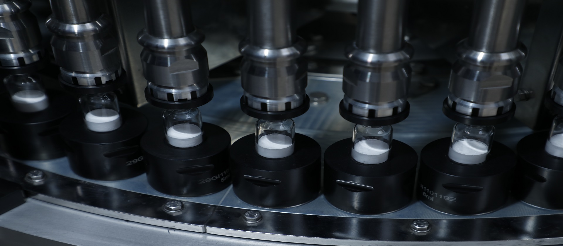 Automatic visual inspection machine for ampoules, vials, cartridges and syringes AV-E